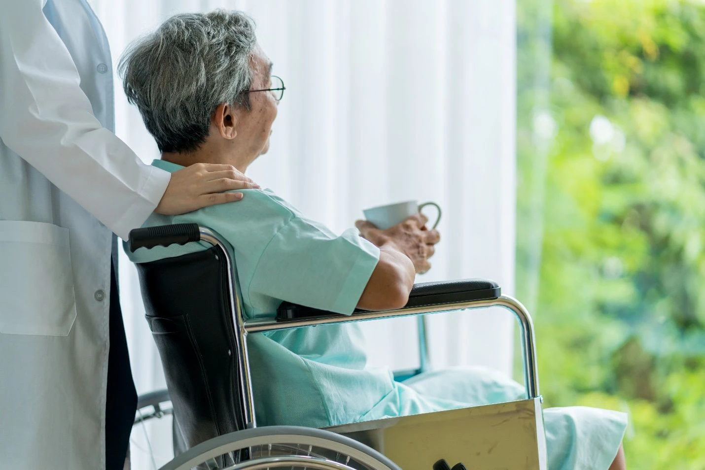 Di Chứng Và Cách Chăm Sóc Tại Nhà Sau Đột Quỵ Não