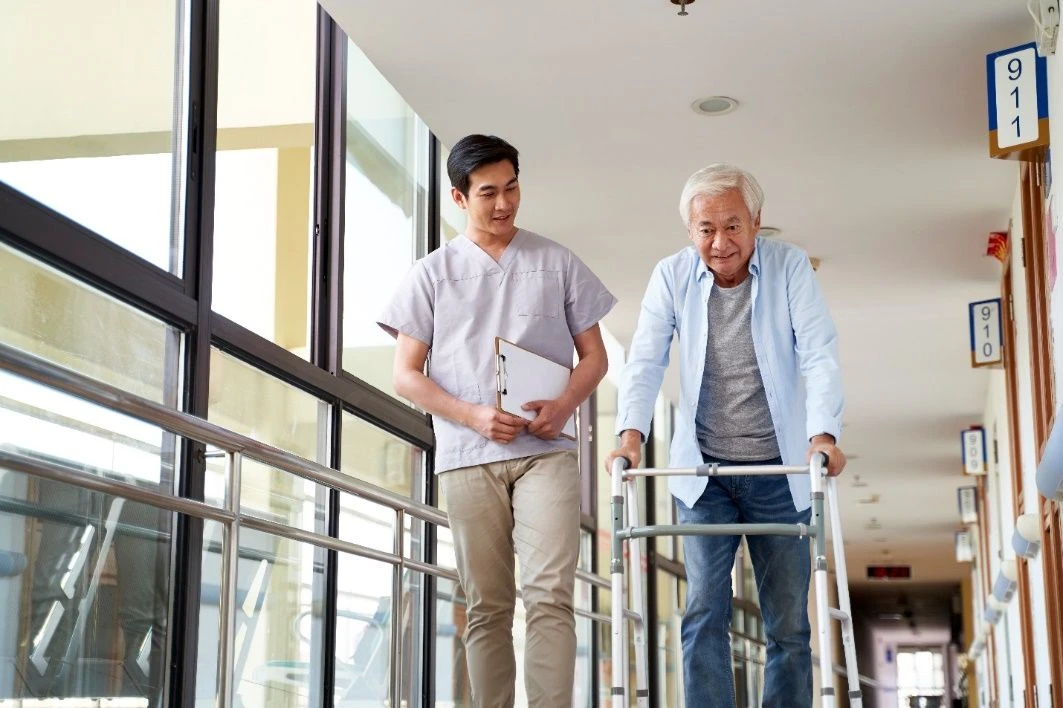 Di Chứng Và Cách Chăm Sóc Tại Nhà Sau Đột Quỵ Não