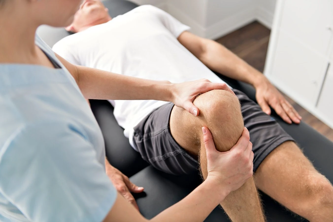Vật Lý Trị Liệu – Giải Pháp Hỗ Trợ Hữu Hiệu Cho Bệnh Nhân Sau Đột Quỵ